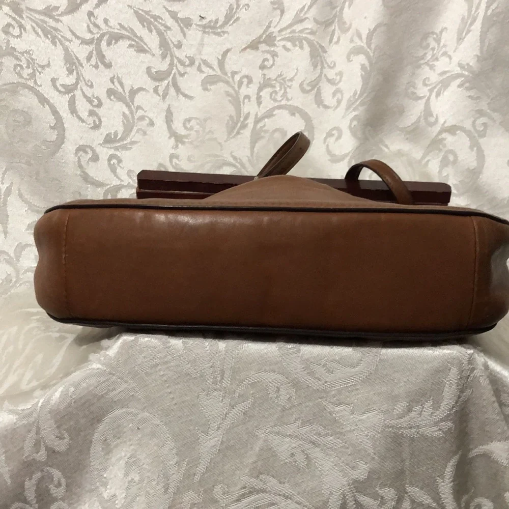 Coach Chelsea Leather Chestnut Shoulder Crossbody Bag.  Great Used Condition. - Picture 14 of 16